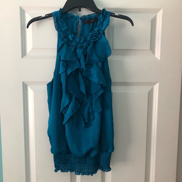 Sleeveless Ruffle Front Top - Picture 3 of 5